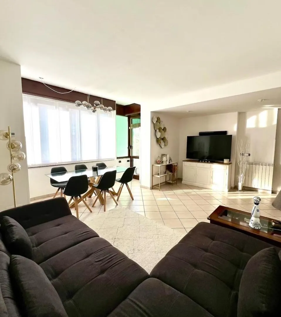 Cozy Apartment In Milan